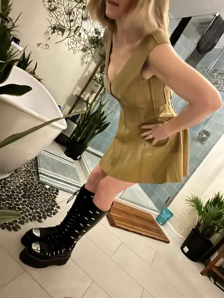 47 & Fucking Amazing Boots: Worship Me!