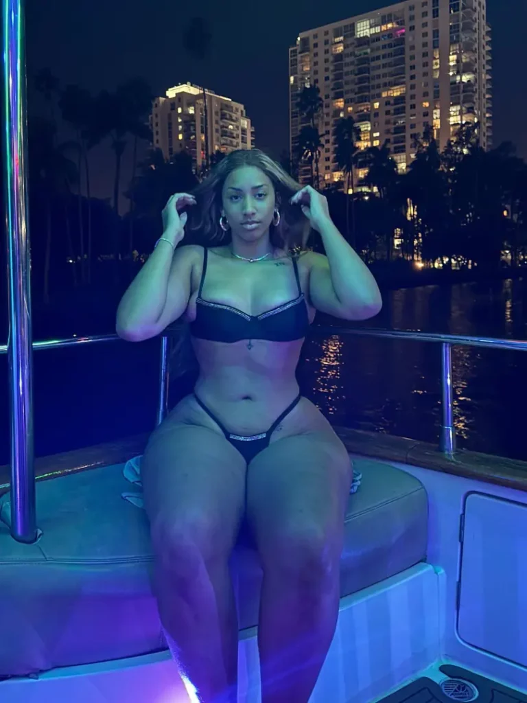 6'7 Goddess Wants You: My Big Body, Your Wild Fantasies 🔥