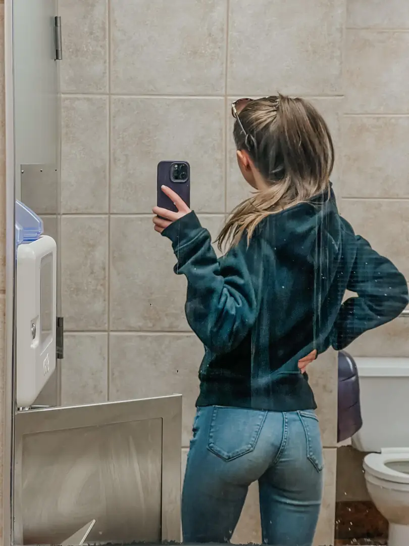 A&F Jeans & That Perfect Ass: Kneel Before Me, Baby!