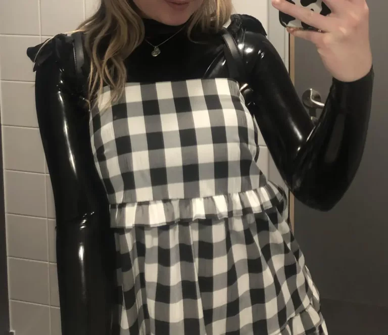 At school 🖤