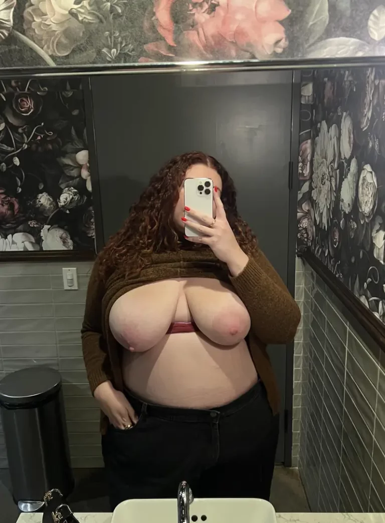 Bathroom Date Perfection: Tits, Feet, and Belly – Oh My!