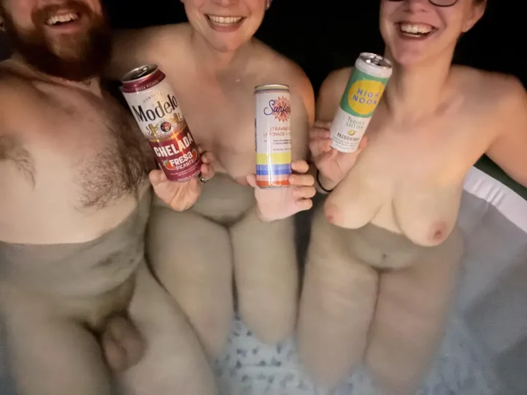 Bills Family Hot Tub Fun: Yeeesssss Indeed!