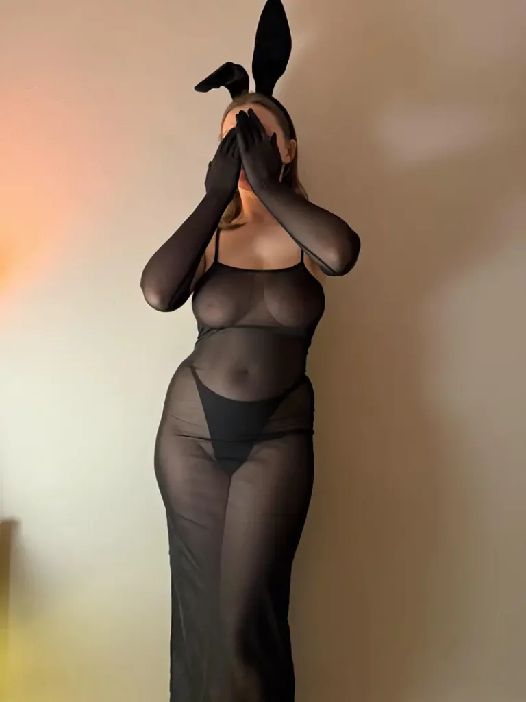 Black Bunny's Tease: Legs, Jeans, & Next Level Beauty 🔥🖤