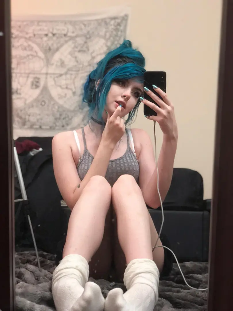 Blue Hair Babe: Smoking Hot & Ready for You