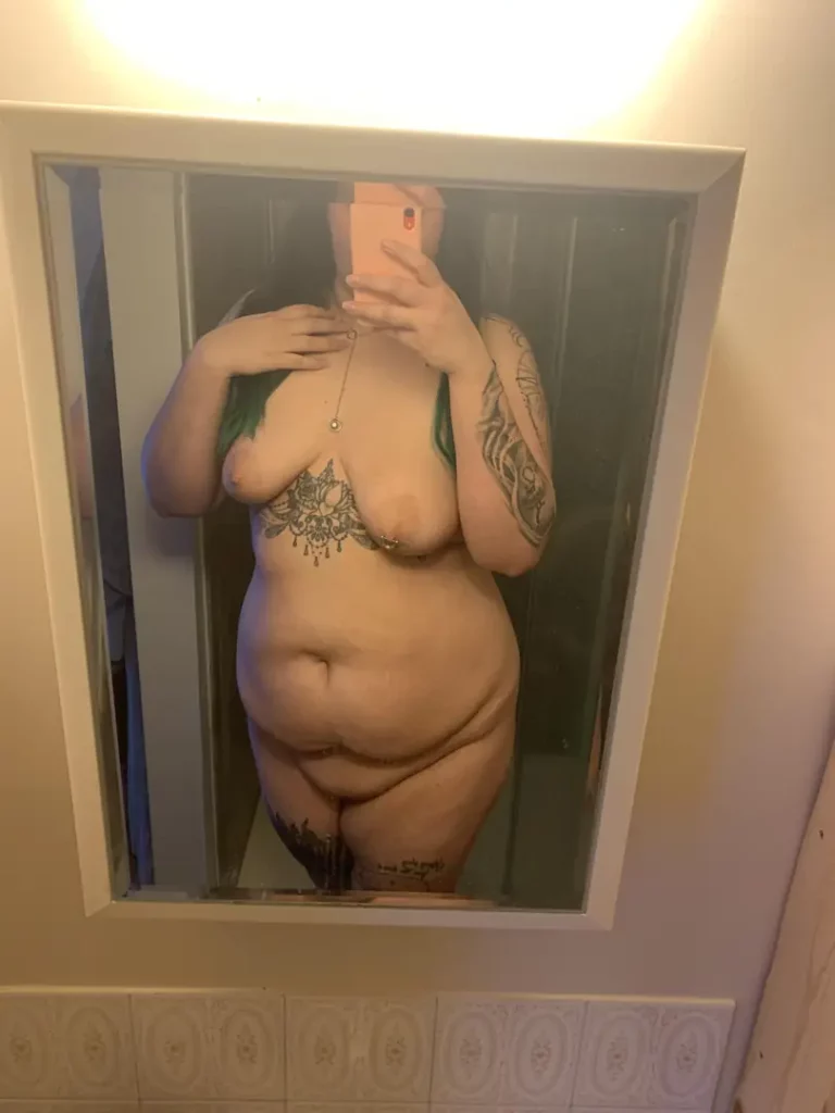 Casual nudes on a Thursday