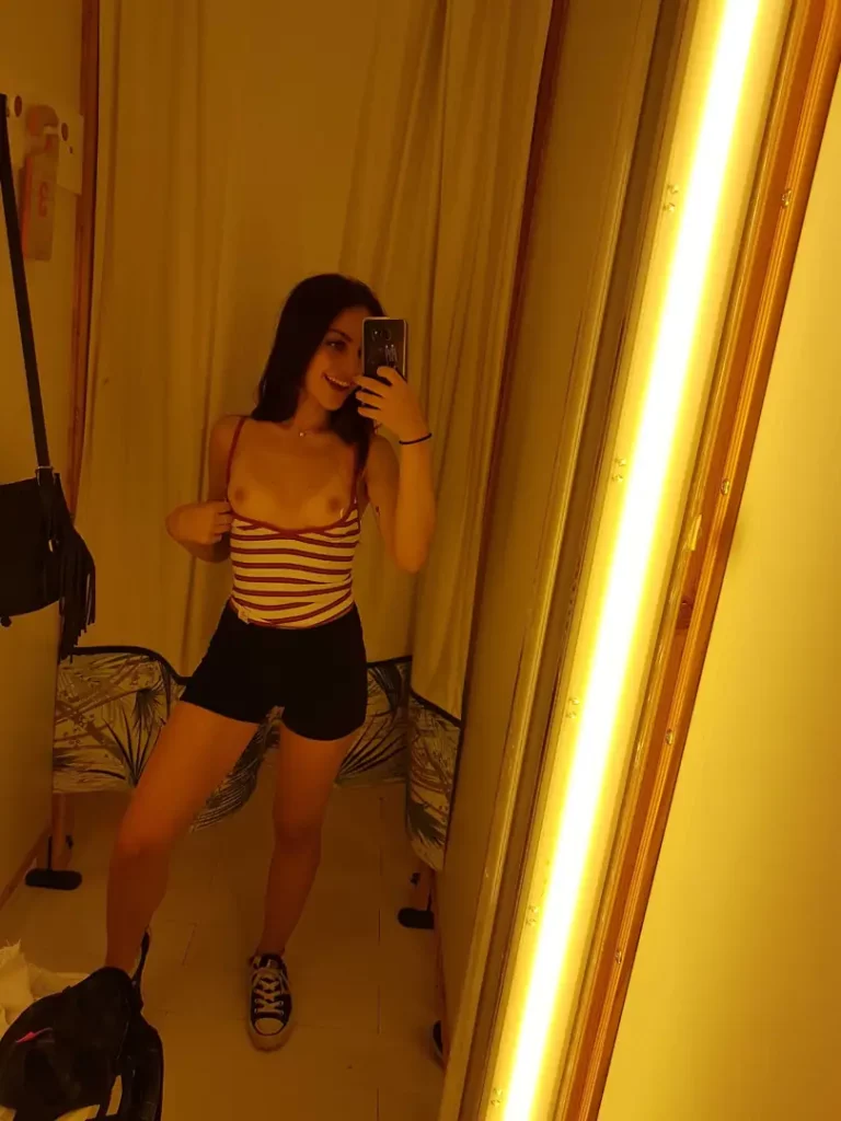 Come Peek at This Cutie's Tits & Dreamy Smile 😉