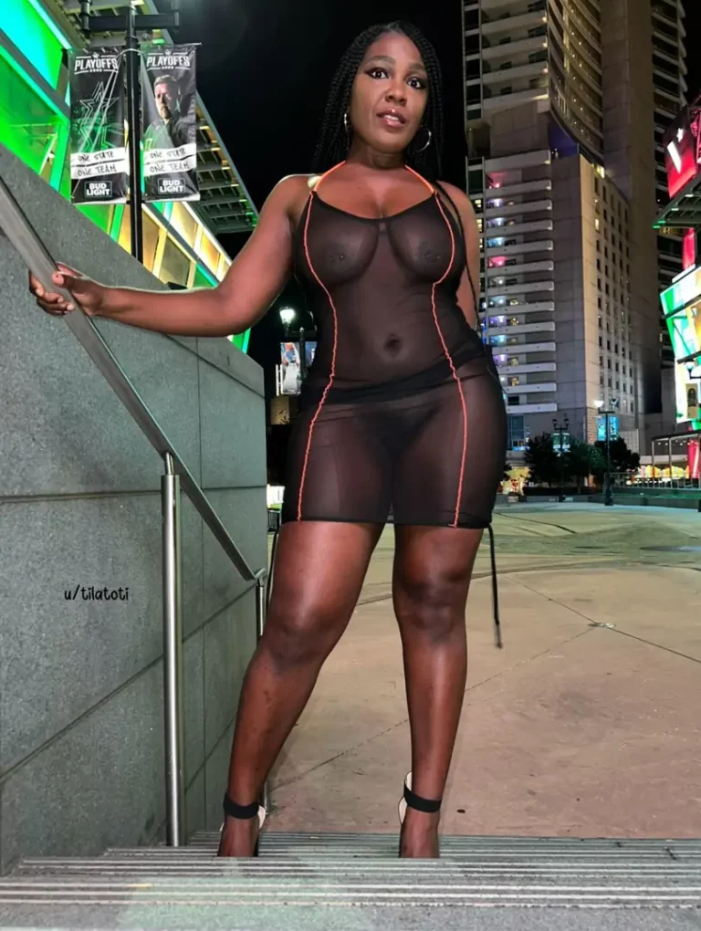 Dinner Date π₯ Gorgeous Legs & That Top! ππ₯΅