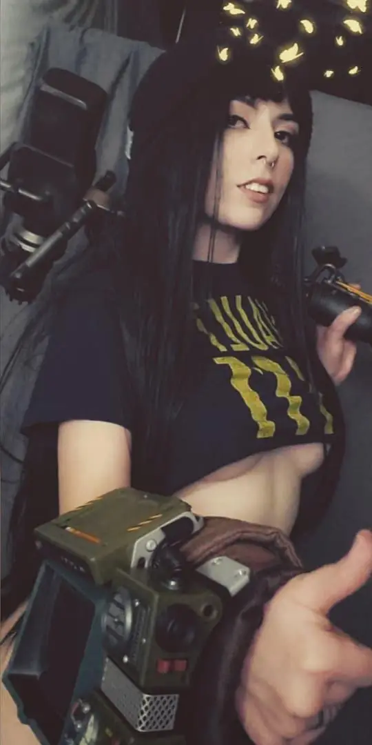 Fallout Fan with Amazing Cleavage: You’ll Want to Bury Your Face Here!