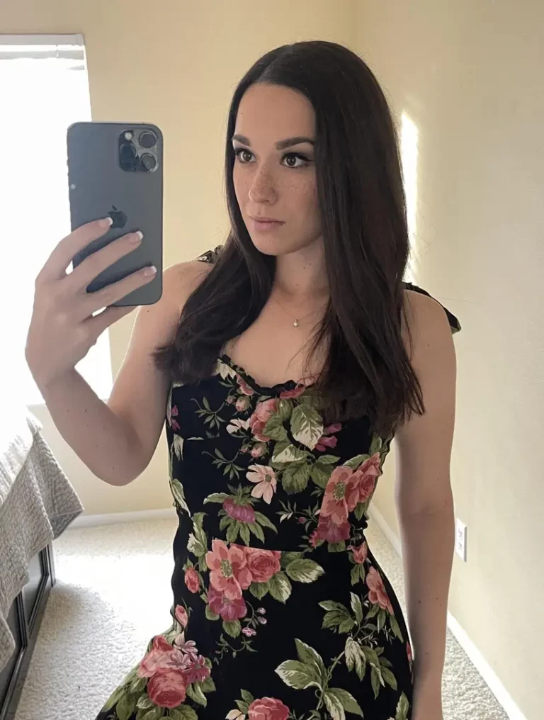 Floral Dress? More like a Hot Body Blooming! 🤲😍