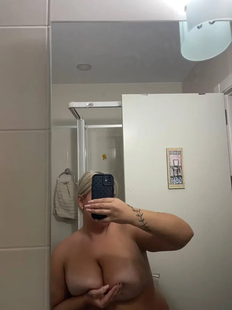 Fresh Out of the Shower & Ready for You: Spank Me, Worship My Ass? 🤤🔥
