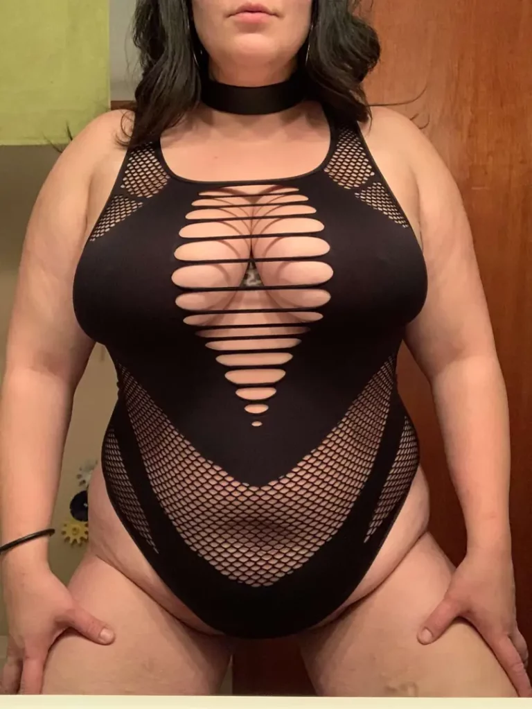 Fucking Perfect: Showing Off My Gorgeous Curves