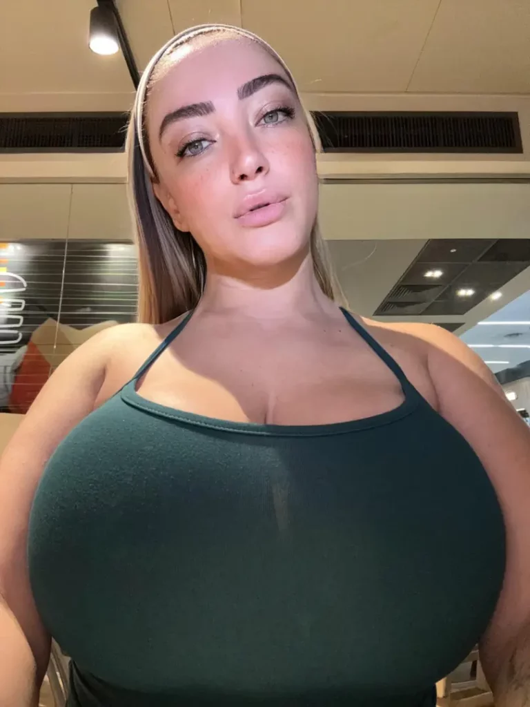 Gorgeous Abs, Binary Dreams, and a Whole Lotta Yum