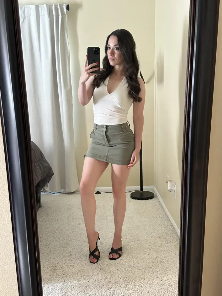 Heels & Red Nails: You Look Ready for a Date?