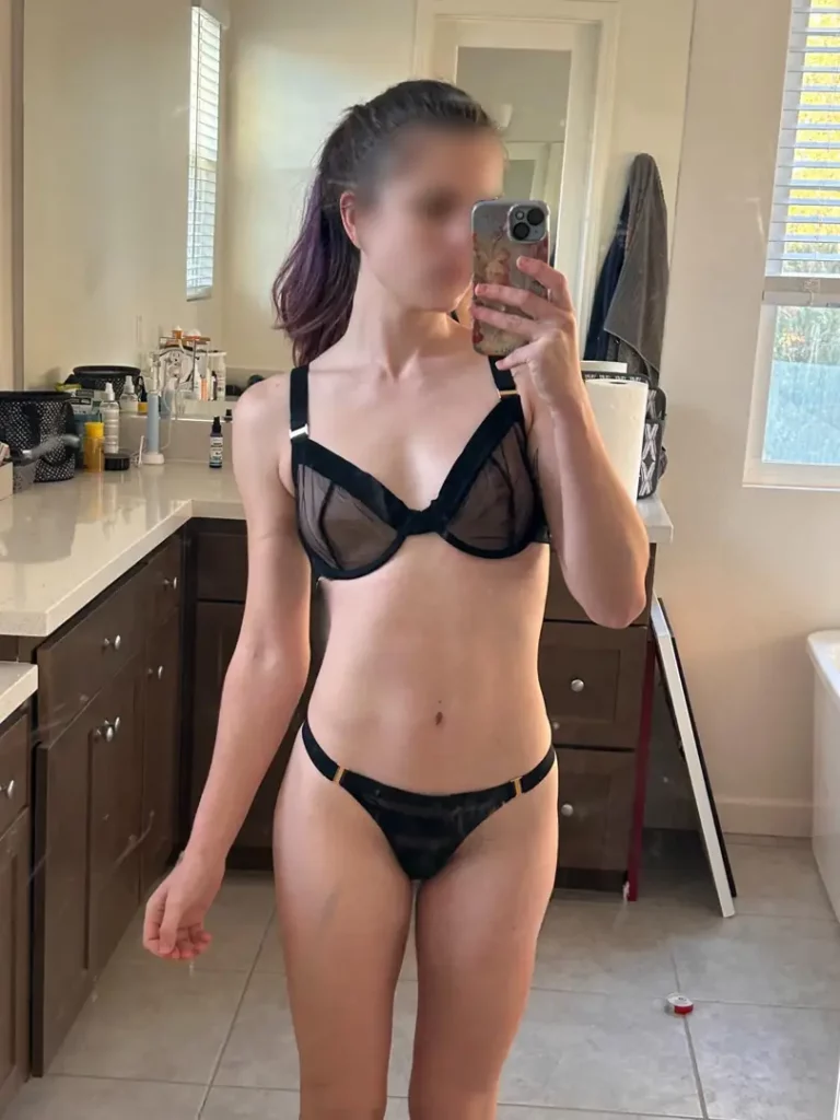 Just unwrapped this sexy set and feeling so damn hot! π₯π€€