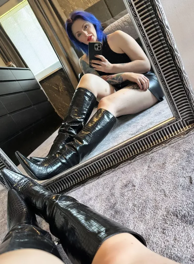Knee High Leather & You? 🔥 Cum & Worship Me!