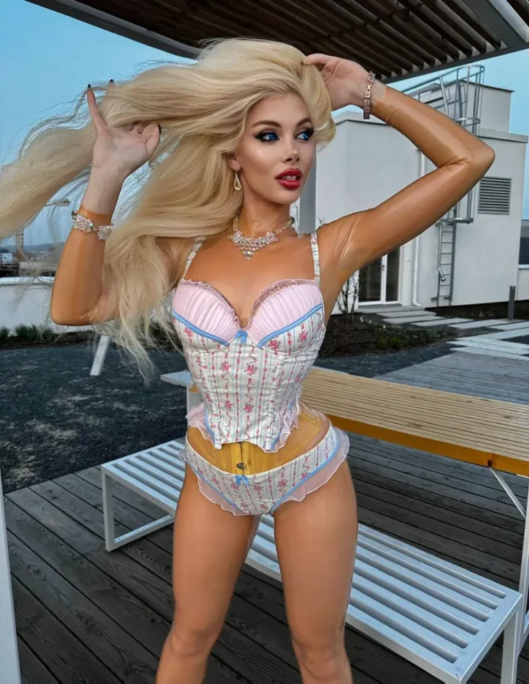 Latex Dreams: Transparent & Uninhibited in Public