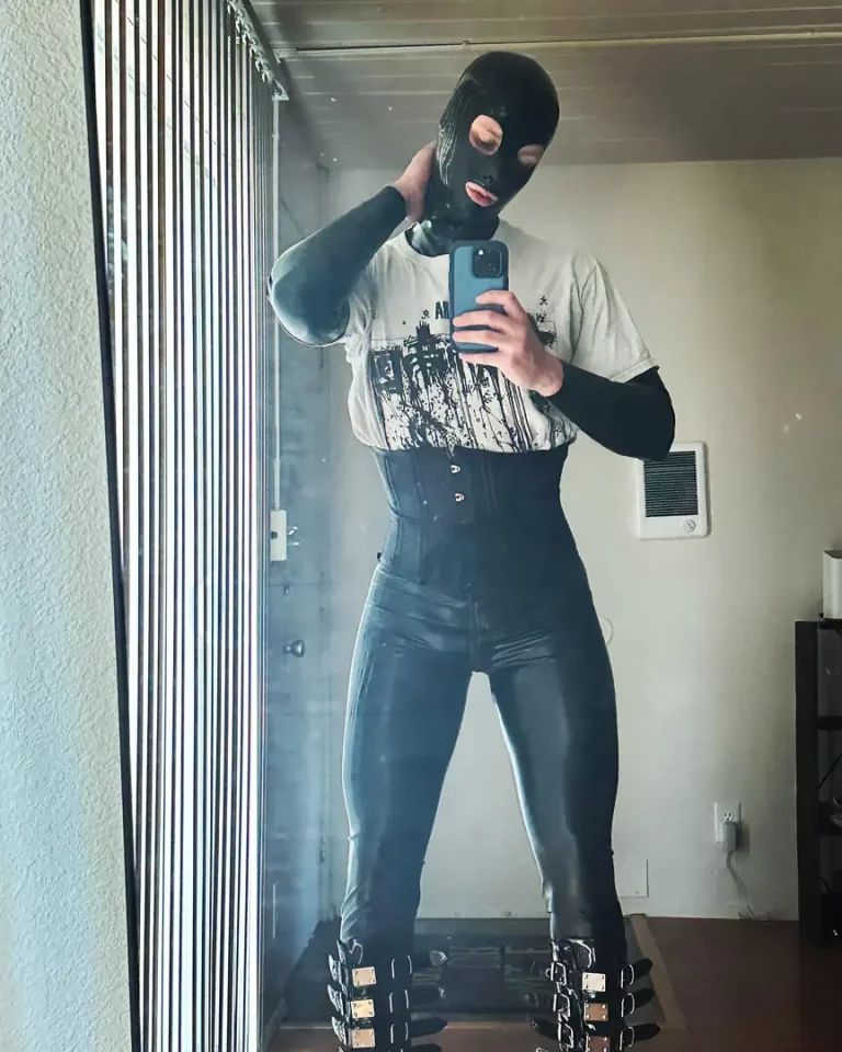 Latex Dreams & Booty Calls: Feeling Myself! 😈
