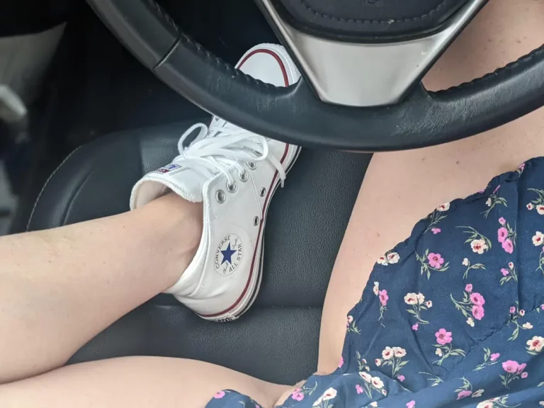 Leg Up, Kitty Out, Pure Tease 🤤
