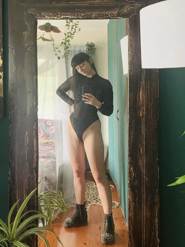 Long Legs & Bootylicious Curves: Uncovered & Ready to Play