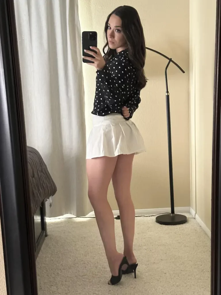 Museum Legs & A Body Built for Art