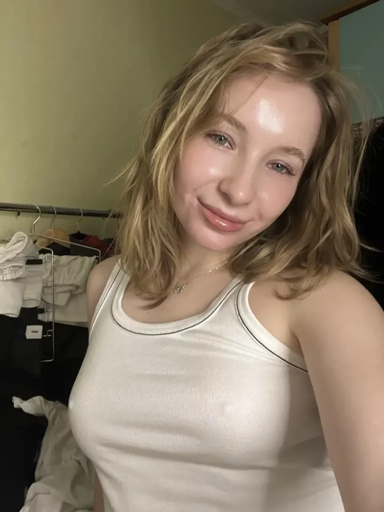 My Braless Secret: Red Hot Comfort, Absolutely Stunning & So Forbidden