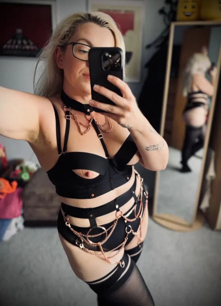 My Fantastic Boobs in This Seductive Green Corset... And They're Getting Bigger!