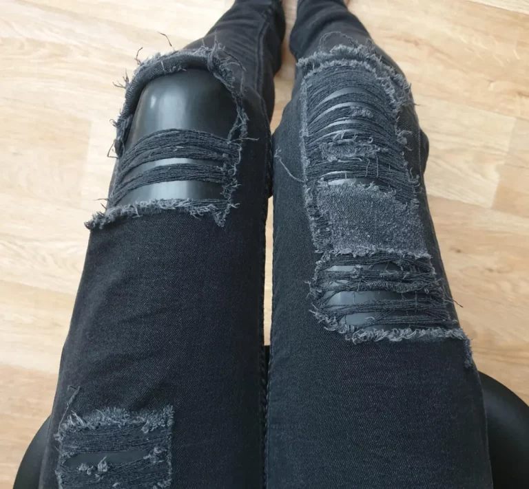 My First Time: Latex Legs & Ripped Jeans – The Public Kink You Crave