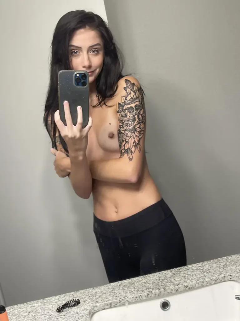 My Hot New Sleeve Just Started – How Do You Like My Stunning Canvas?