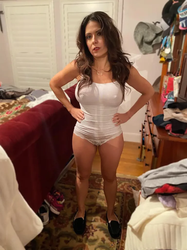 My 'Mom Slippers' and the Smoking Hot Baddie Body You'll Obsess Over