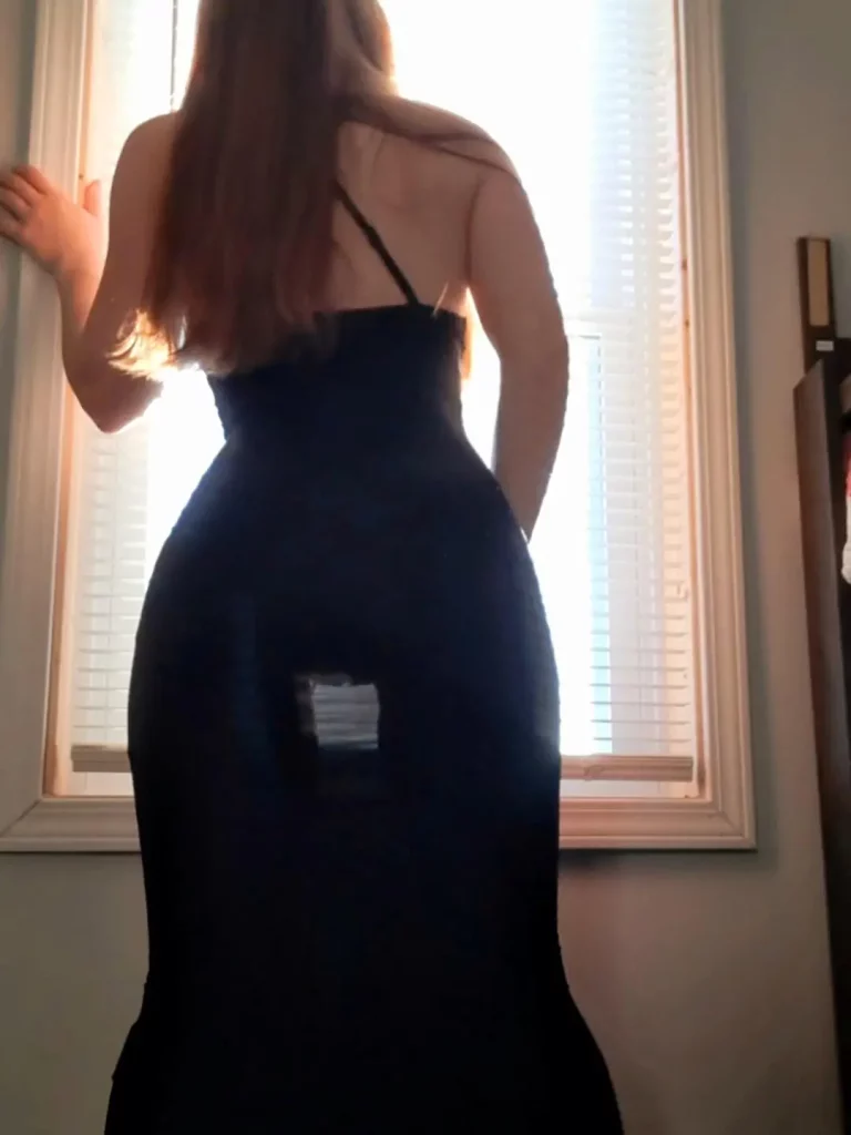 My Mouth-Watering Thigh Gap, Showing My Pussy Out In The Open
