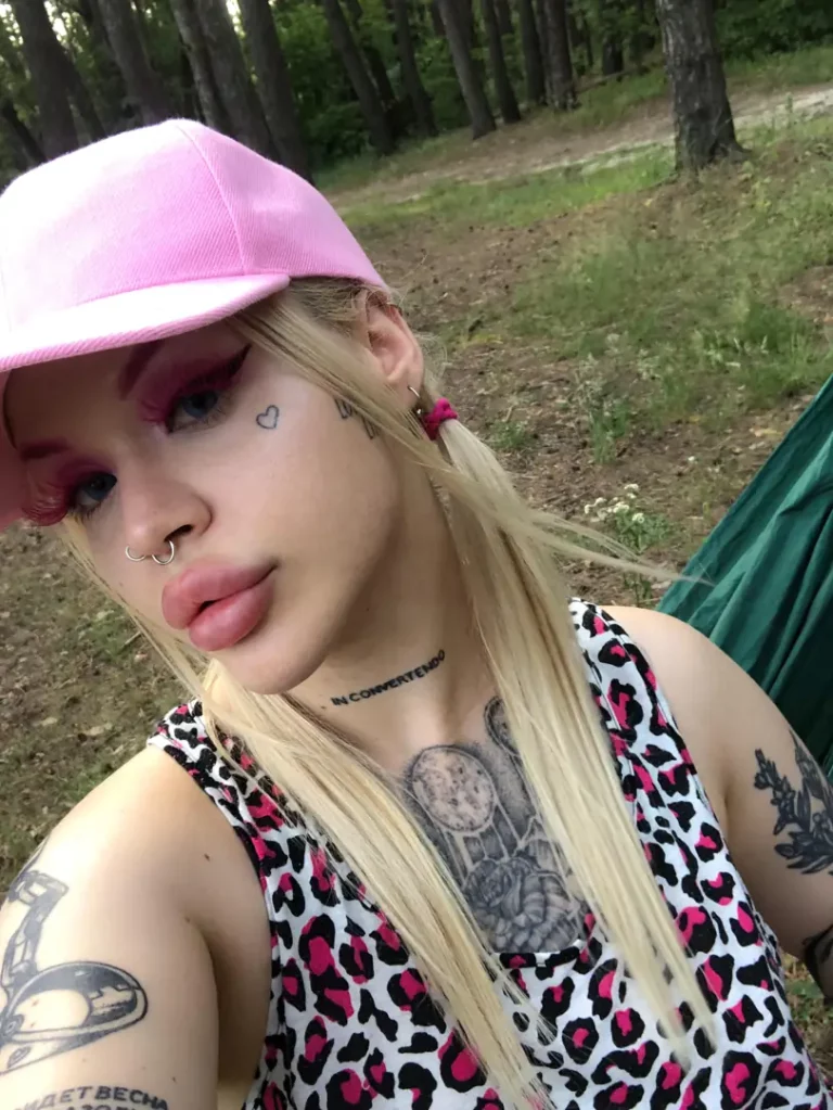 My big bimbo lips
