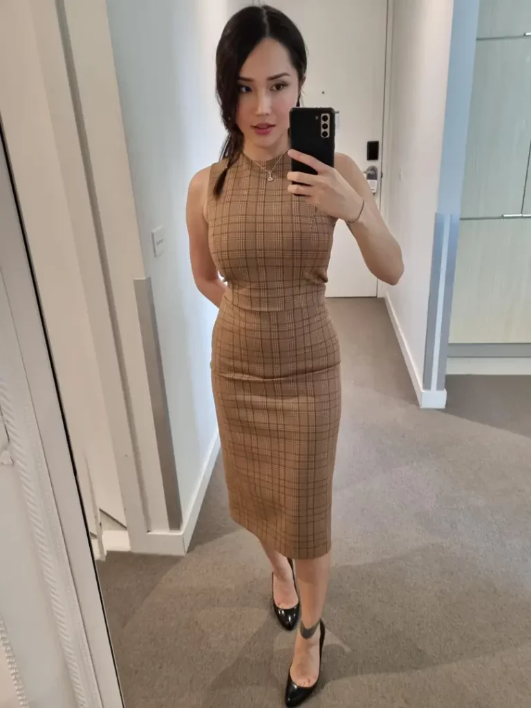 My stunning outfit made them lose focus and fantasize.