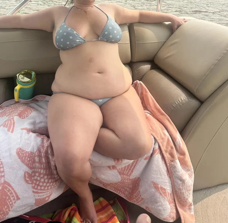 Neighbors, This Hot Ass and Squishy Belly Make Boat Days Fucking Stunning