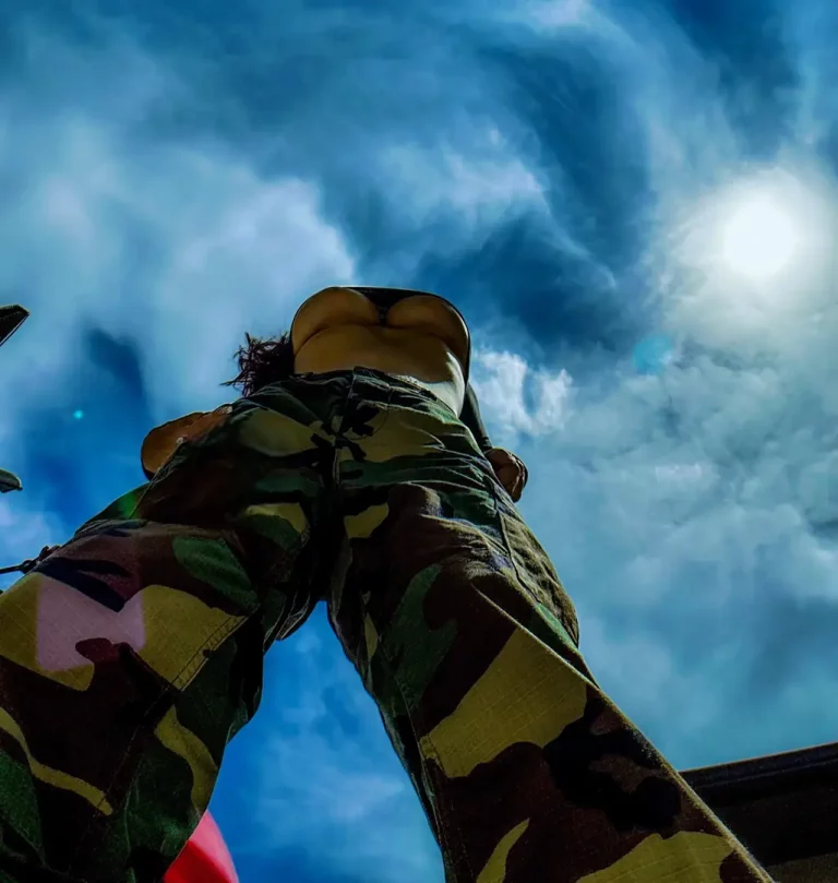 Nice Up Shirt, Love the View: Such a Naughty Angle!