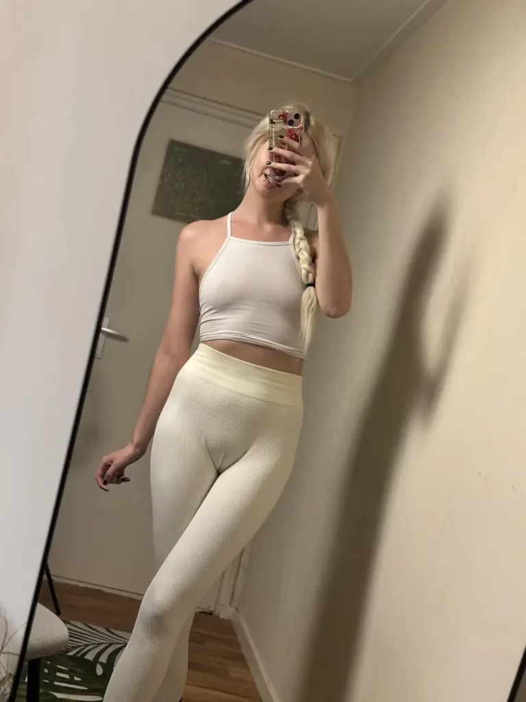 No Undies, Just This Perfect Ass & Kitty for You