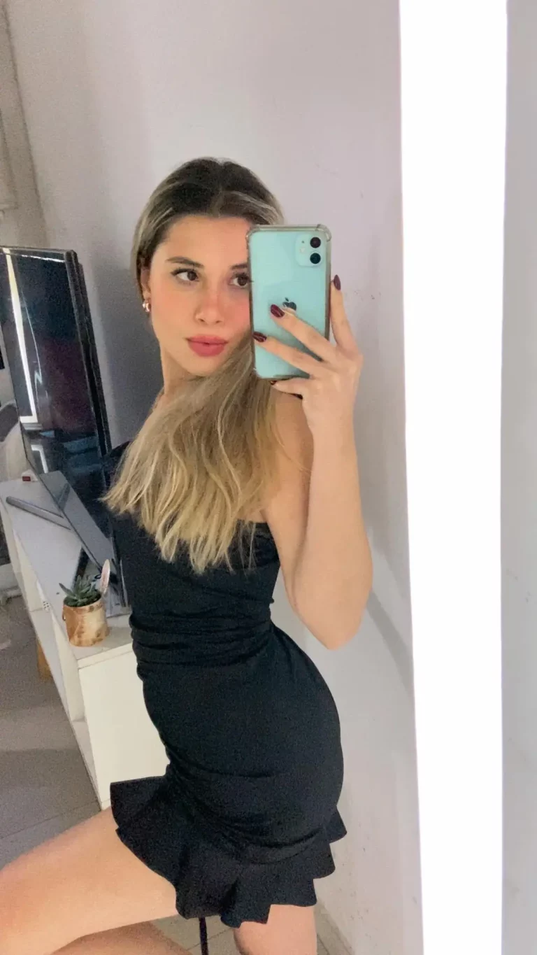 Office Girl's Temptation: Those Boots, That Dress, & My Hour-Long Lunch Breaks