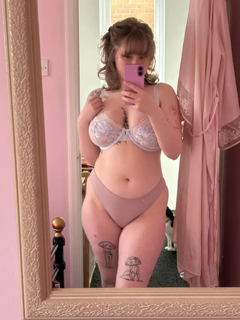 Perfectly Formed Breasts & Amazing View: This Bra Is Too Hot Not To Wear!