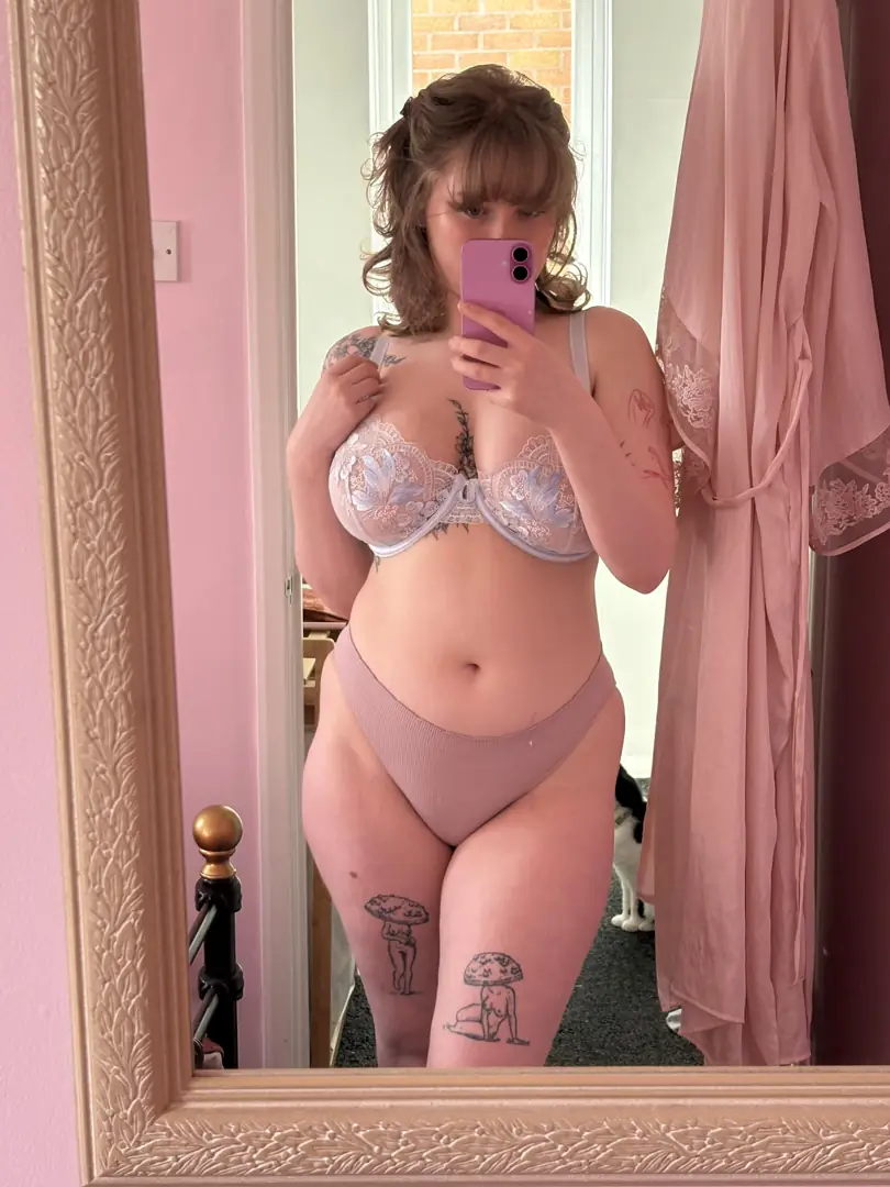 Perfectly Formed Breasts & Amazing View: This Bra Is Too Hot Not To Wear!