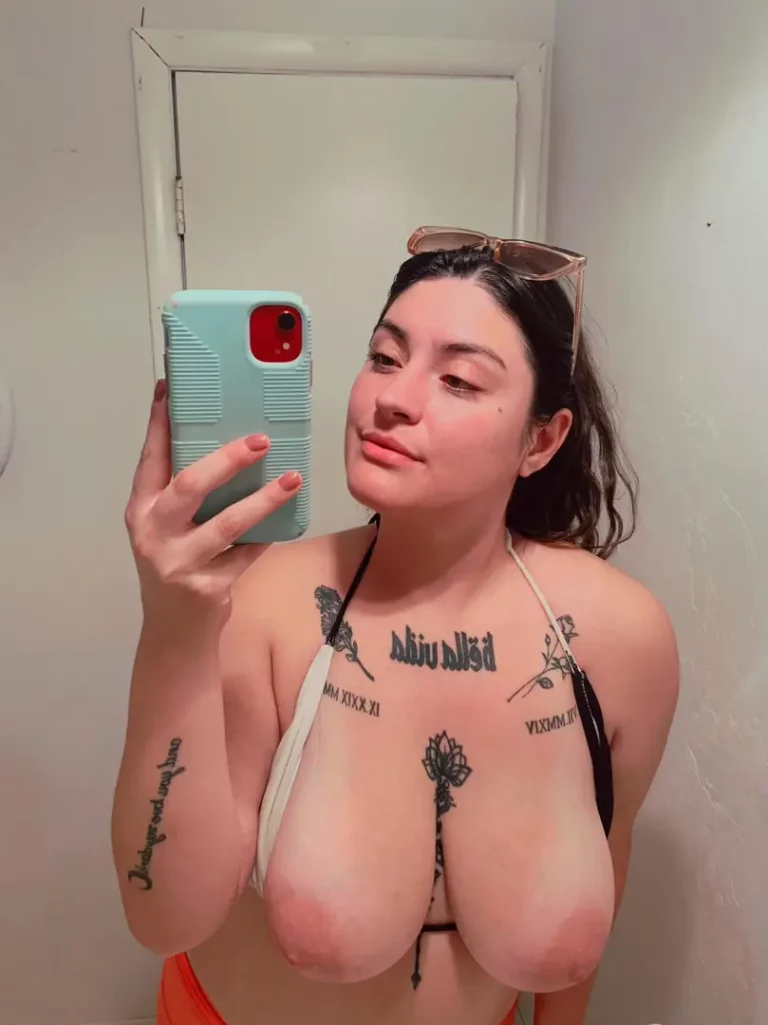 Poolside Tits & Wet Dreams