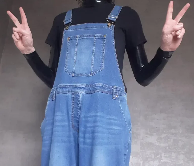 Public Latex Spillage: Overalls Can't Hold Back My Naughty Look