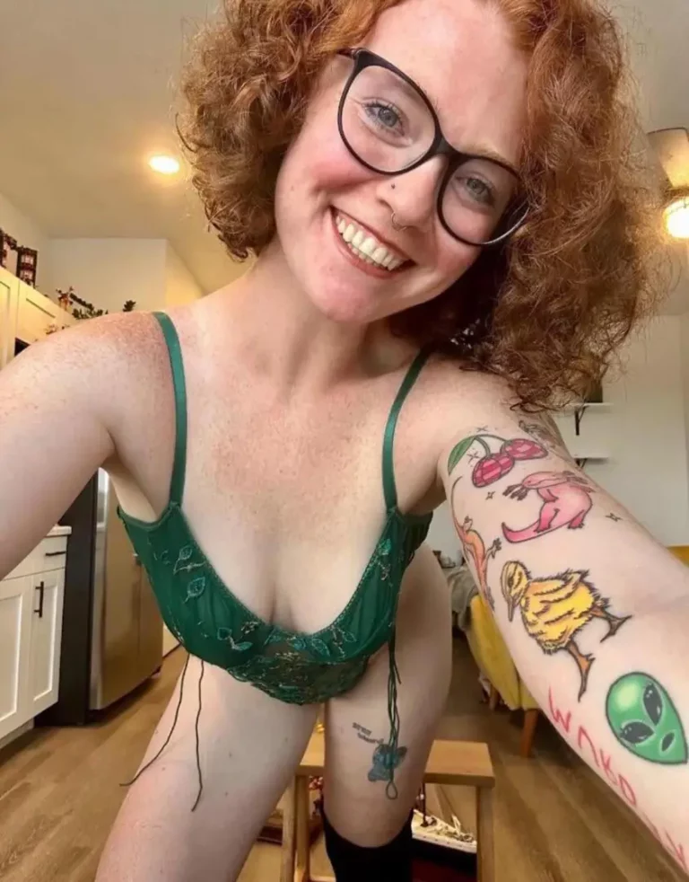 Redhead's Green Goddess: Incredible Hair & Ass, Wanna See More?