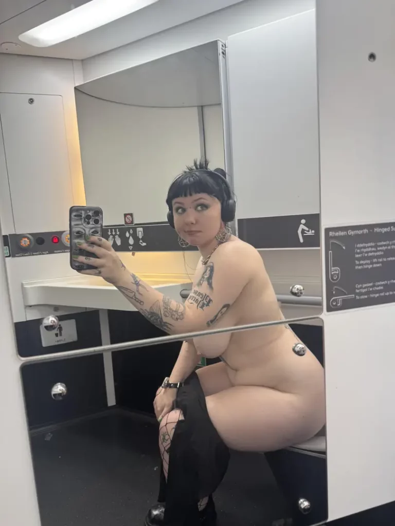 Romper Problems? More Like a Hot Damn Opportunity. Curves, Tattoos, and a Toilet!