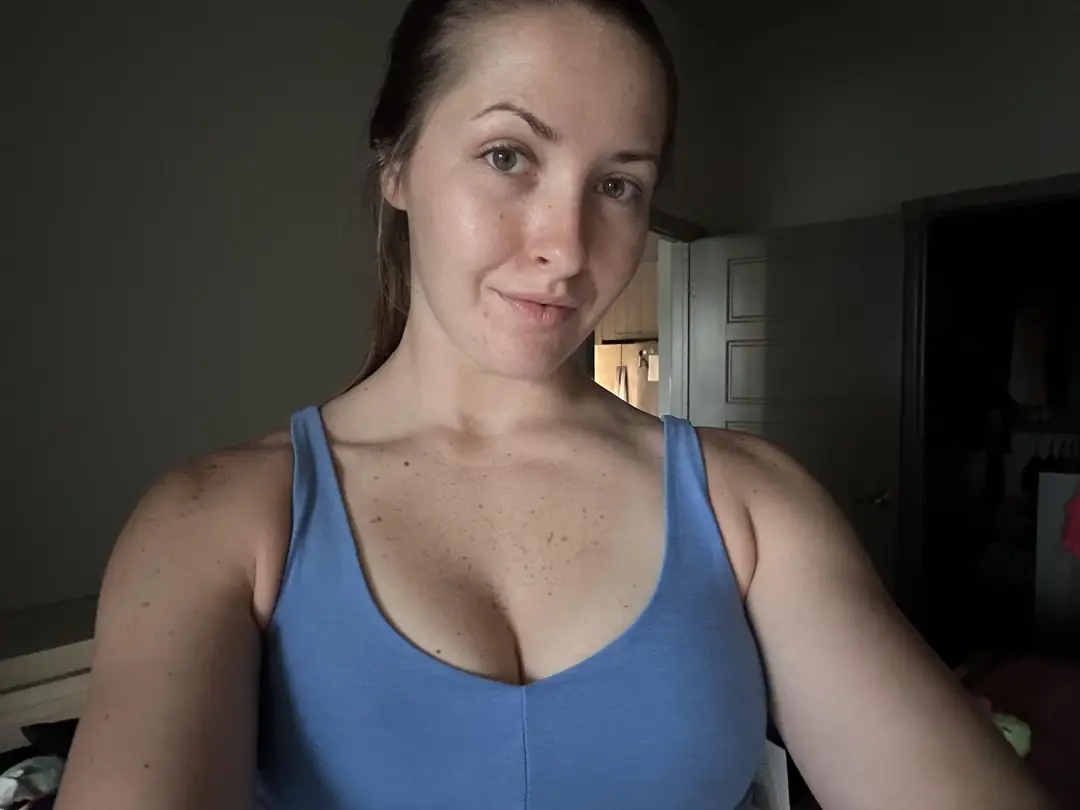 Sports Bra Cleavage: Yesss, So Hot!🥵🔥