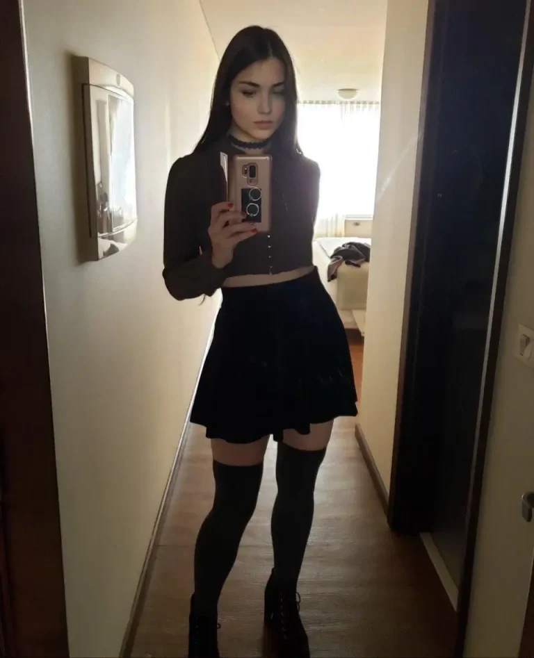Stunning Black Collar Babe: My Naughty Theory Needs Testing.