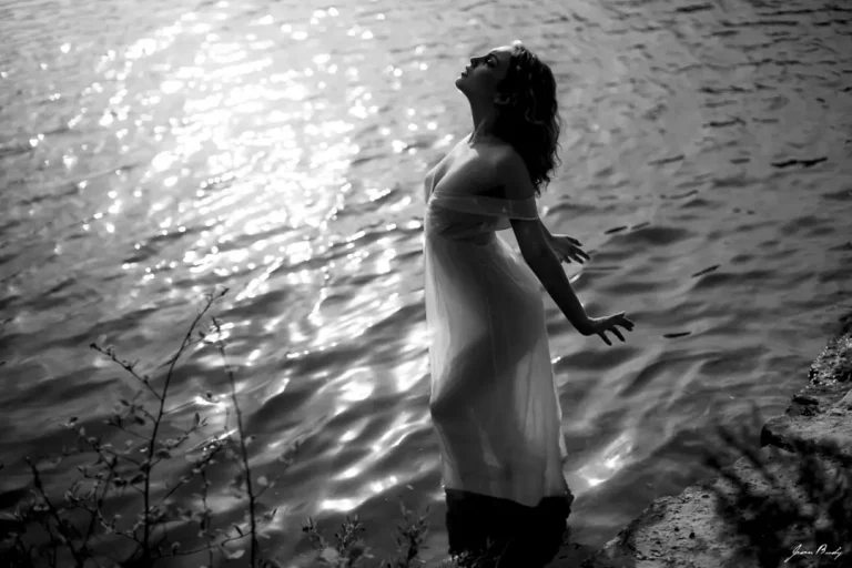 Stunning Natural Beauty: The Sun Knew Just Where to Touch Her