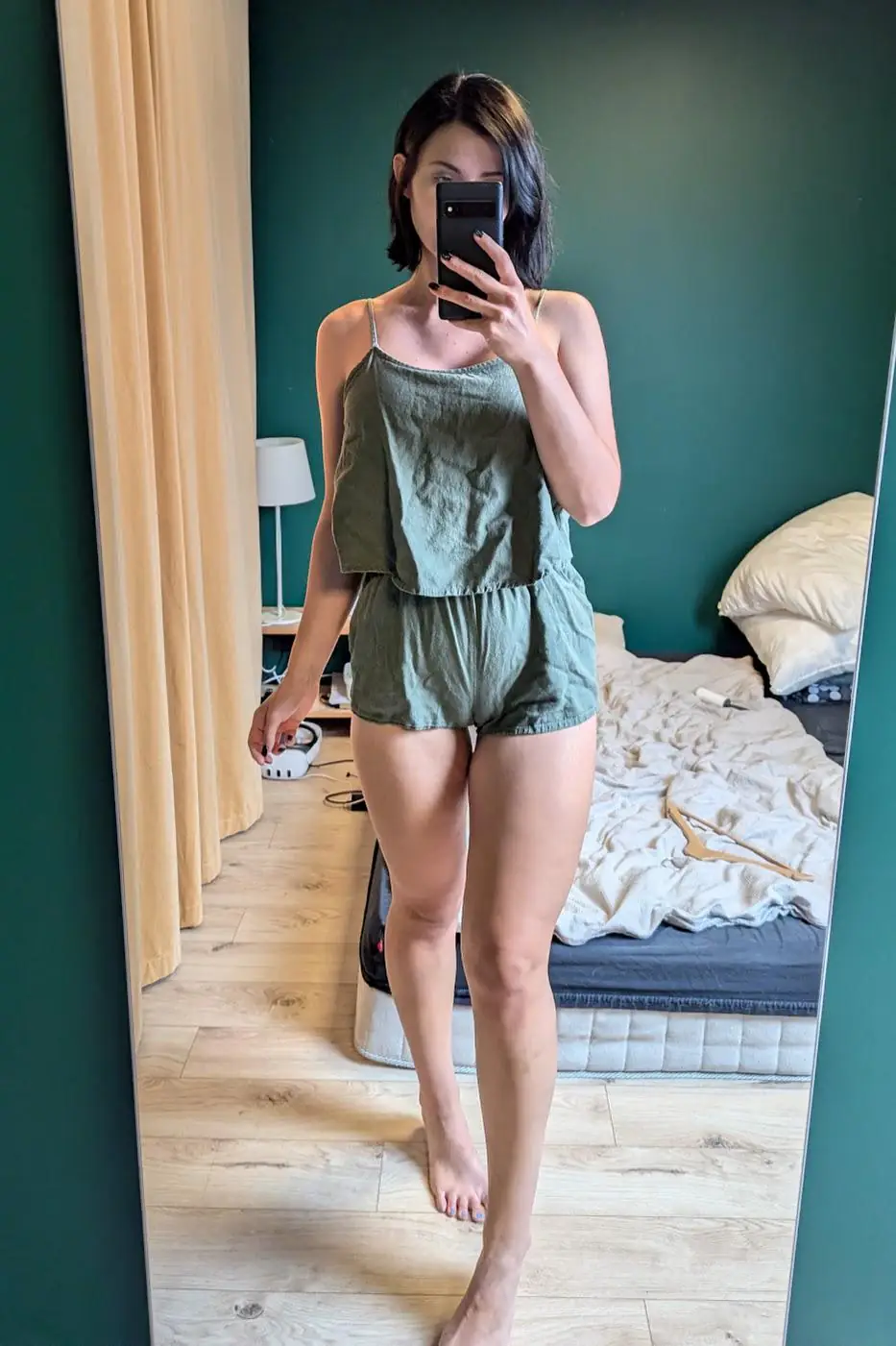 Summer Legs & That Camel Toe – You Know You Want It