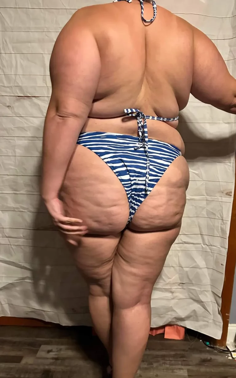 Sun-Kissed & Ready: Who Wants to Worship This Booty?