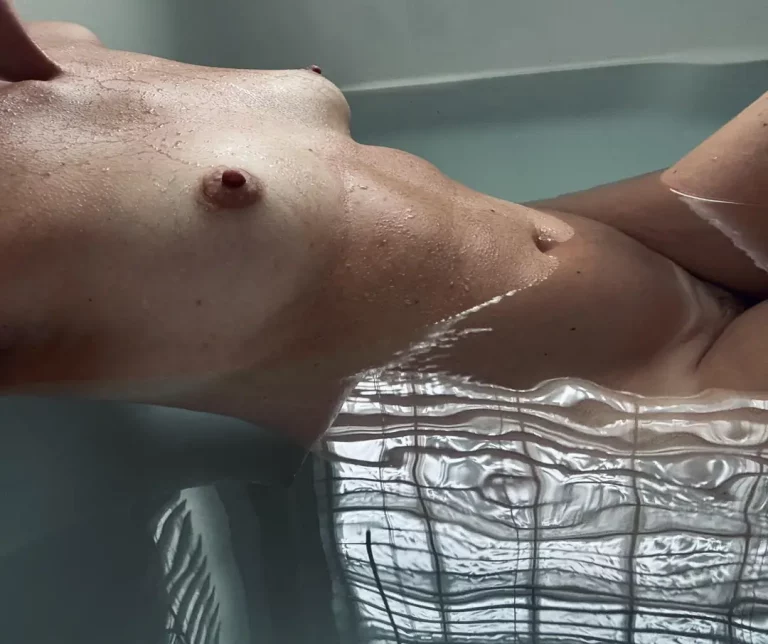 Sunday Skin & Sexy Reflections: Bathwater Worthy? 🔥