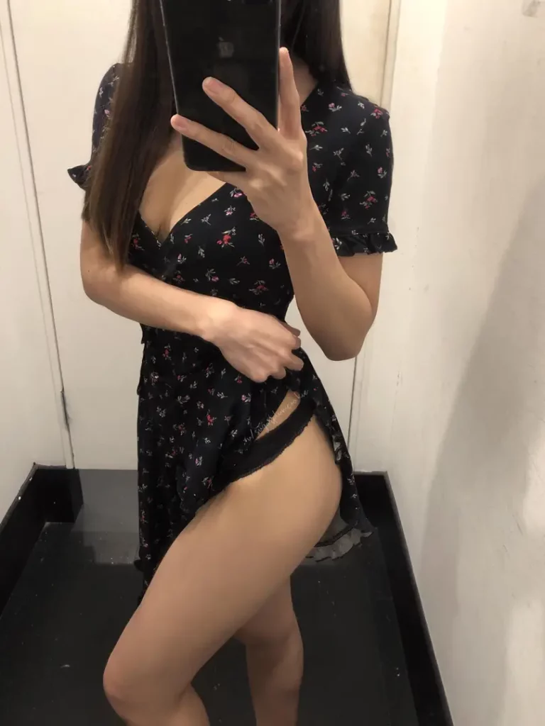 Sundress Siren: Sexy Curves & Lace Dreams