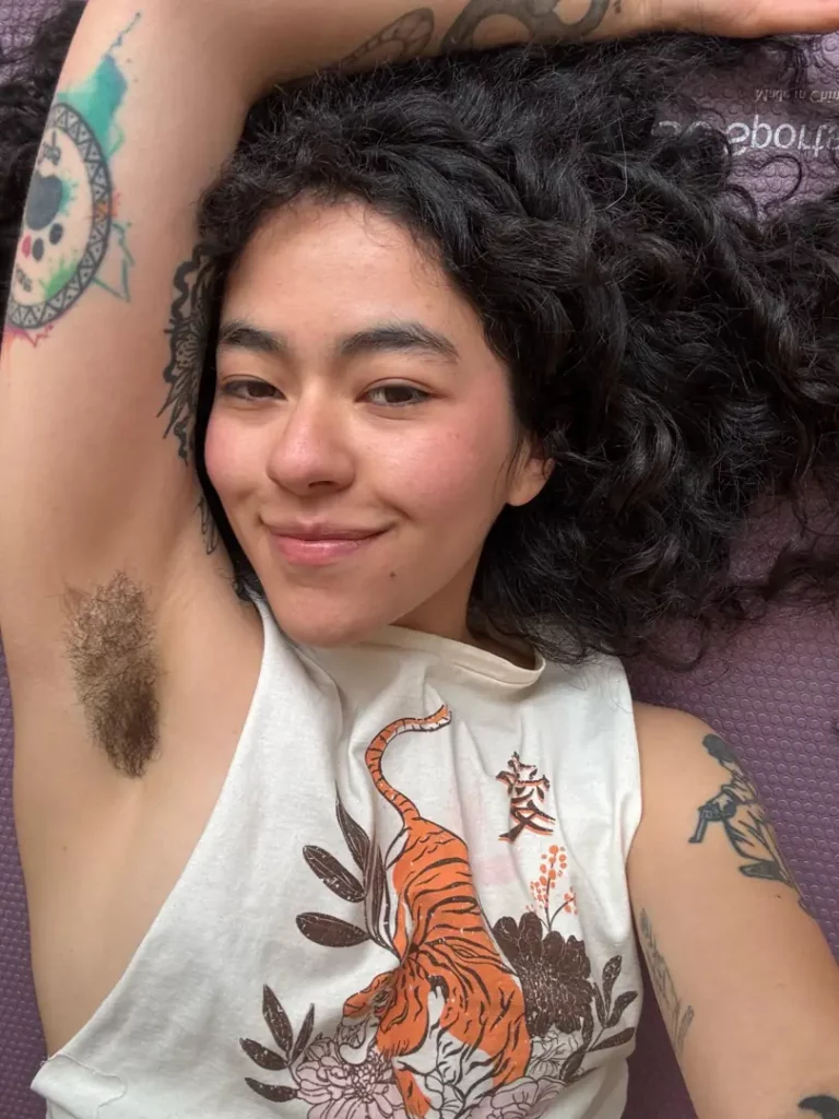 Sweaty Pits & Thick Crop: You'll Want to Sniff This!